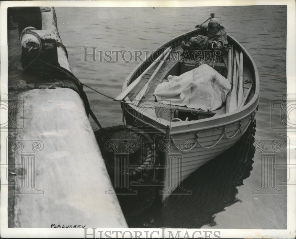 1942 Press Photo Life-Saving Devices Tested by British Ministry of War Transport