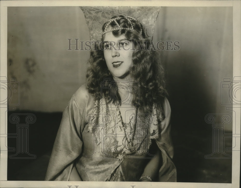 1928 Press Photo Helen Knudsen in Philadelphia Academy of Fine Arts Plays