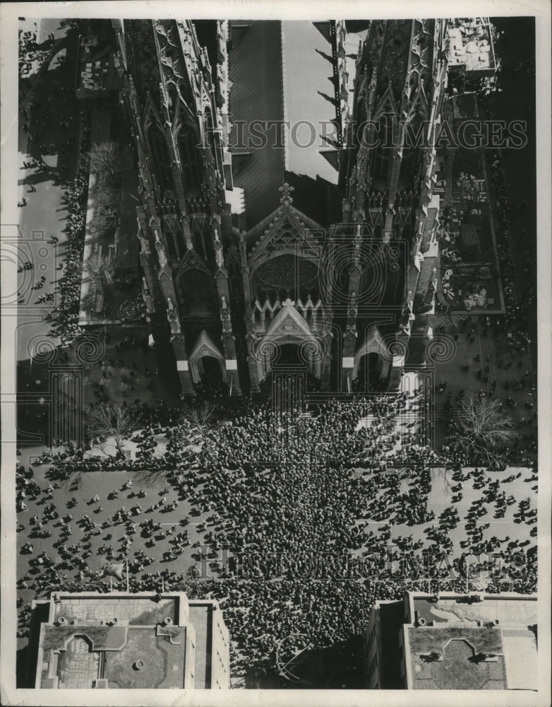 1947 Press Photo St Patrick's Cathedral Aerial View on Easter Sunday, New York