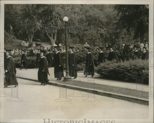 1937 Press Photo Girls marching on the campus of College of Mount Saint Vincent