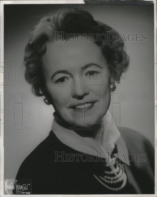 1958 Press Photo Mrs Eugustine Bowe President of Lower North Center Board