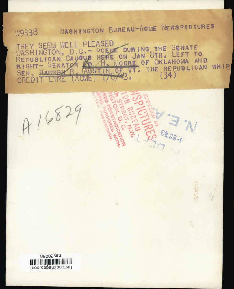 1943 Press Photo Senators Ed Moore and Warren Austin at Republican Caucus