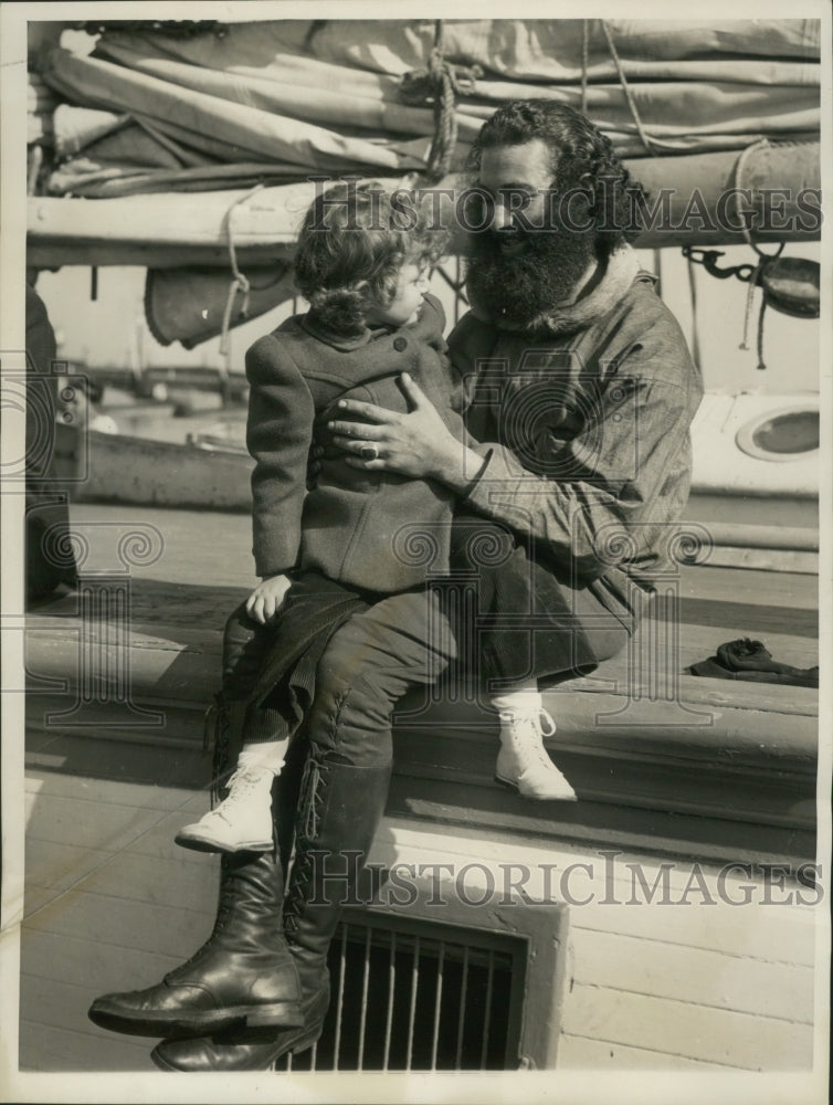 Load image into Gallery viewer, 1938 Press Photo Expedition Photographer Murray Wiener Returns to Port Newark
