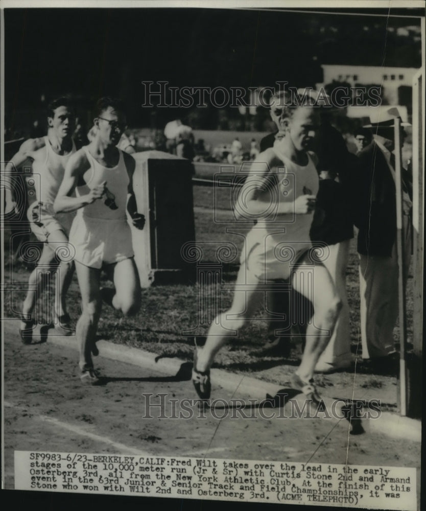 1951 Press Photo Fred Wilt takes the lead in 10K Meter, Jr. Sr. Track &amp; Field- Historic Images