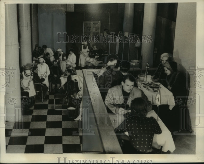 Load image into Gallery viewer, 1940 Press Photo Guests In A Finnish Hotel With Nurses Taking Care Of Casualties
