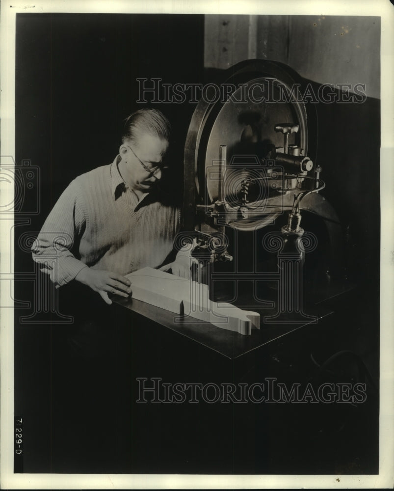 1940 Press Photo Total of 142 Human Figures Produced by Sculptors for Ford Cycle