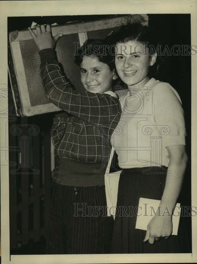 Load image into Gallery viewer, 1945 Press Photo Manuel &amp; Ethel Kanellis Arrive on Mercy Ship Gripsholm
