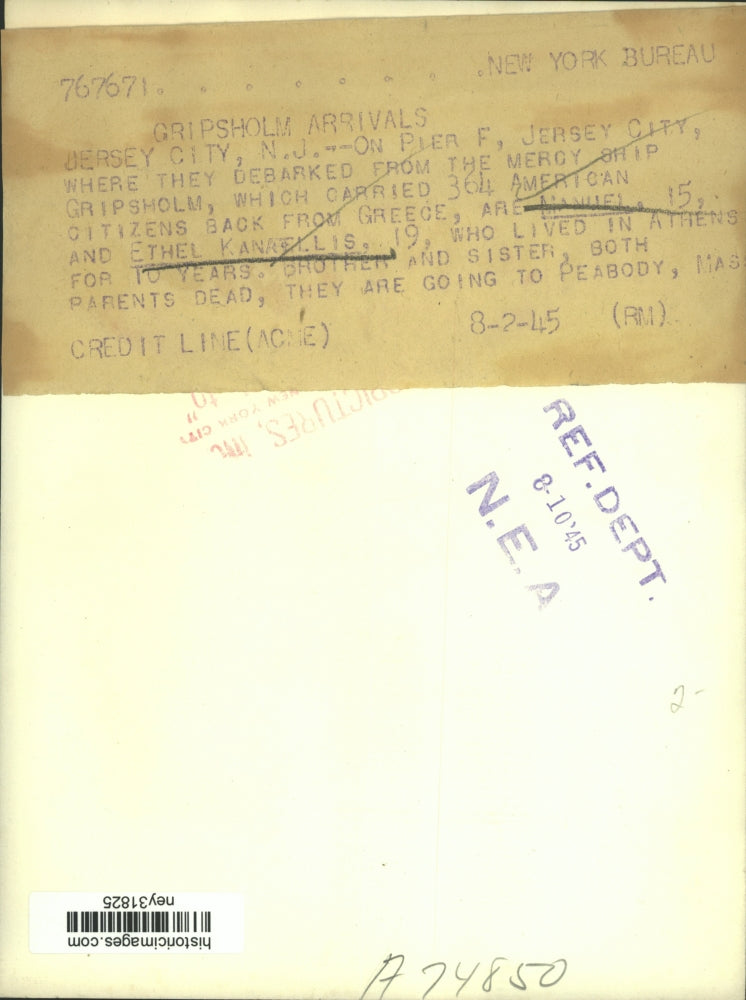 1945 Press Photo Manuel & Ethel Kanellis Arrive on Mercy Ship Gripsholm