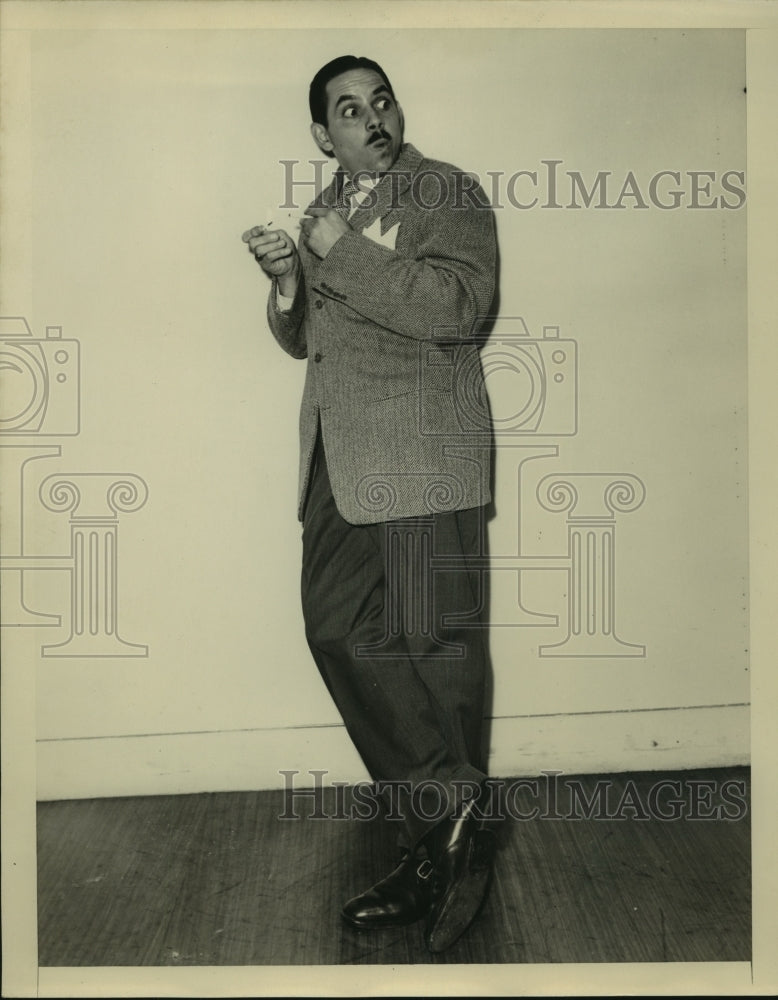 1946 Press Photo Unidentified Man