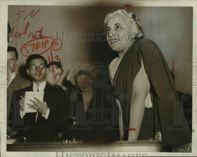Load image into Gallery viewer, 1949 Press Photo India's Ambassador to U.S. Vijaya Pandit Asserts Press Conf
