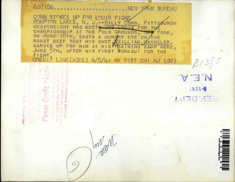 1941 Press Photo Billy Conn Eyeing Roast Beef at Training Camp in Pompton Lakes