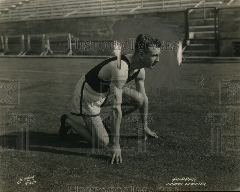 Load image into Gallery viewer, 1926 Press Photo University of Indiana Sprinter Robert Pepper on The Track

