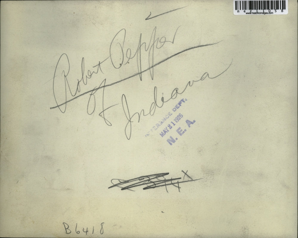 1926 Press Photo University of Indiana Sprinter Robert Pepper on The Track