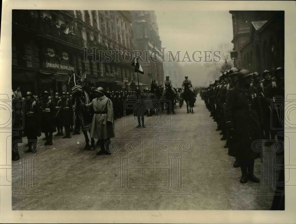 1931 Press Photo Marshal Joseph Joffre and His French Troops with Special Flag- Historic Images