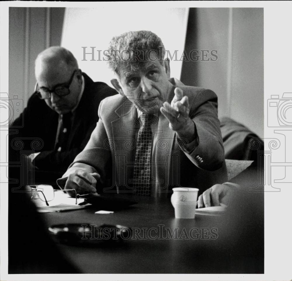 1991 Press Photo Hamden Mayor John Carusone at Recovery Authority Board Meeting- Historic Images