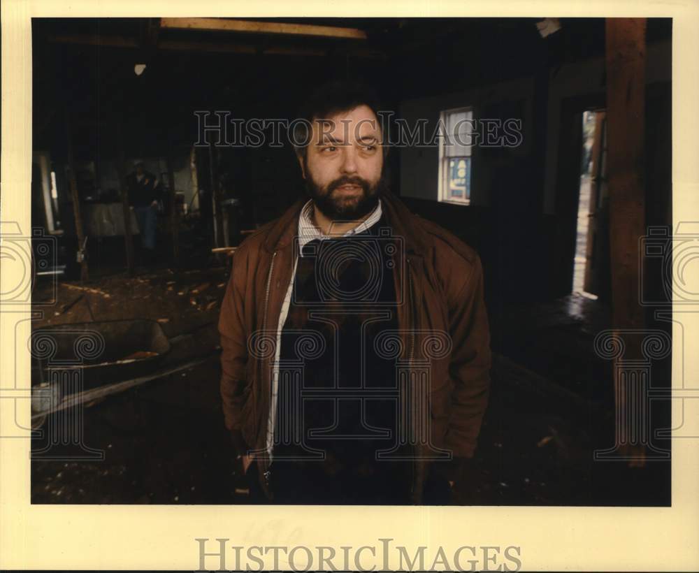 1992 Press Photo Italian Chef Tonino Mavuli renovating Tory Brook Inn, Milford- Historic Images