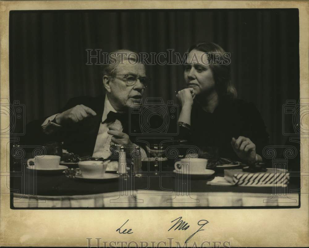 Press Photo Richard Lee, Politician with Woman at Dinner - nha06987- Historic Images