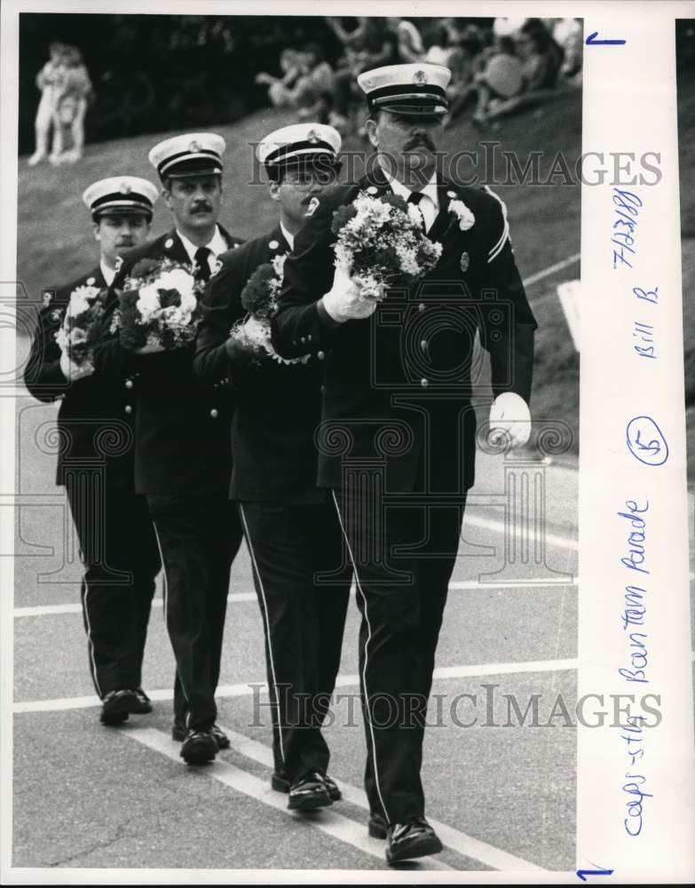 1988 Press Photo Participants of Bantam Parade - nht00188- Historic Images