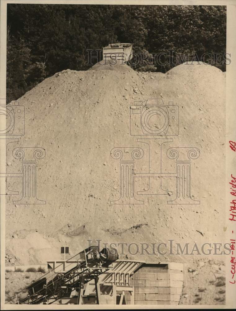 Press Photo Dump Truck unloads Dirt at Quarry - nht01737- Historic Images