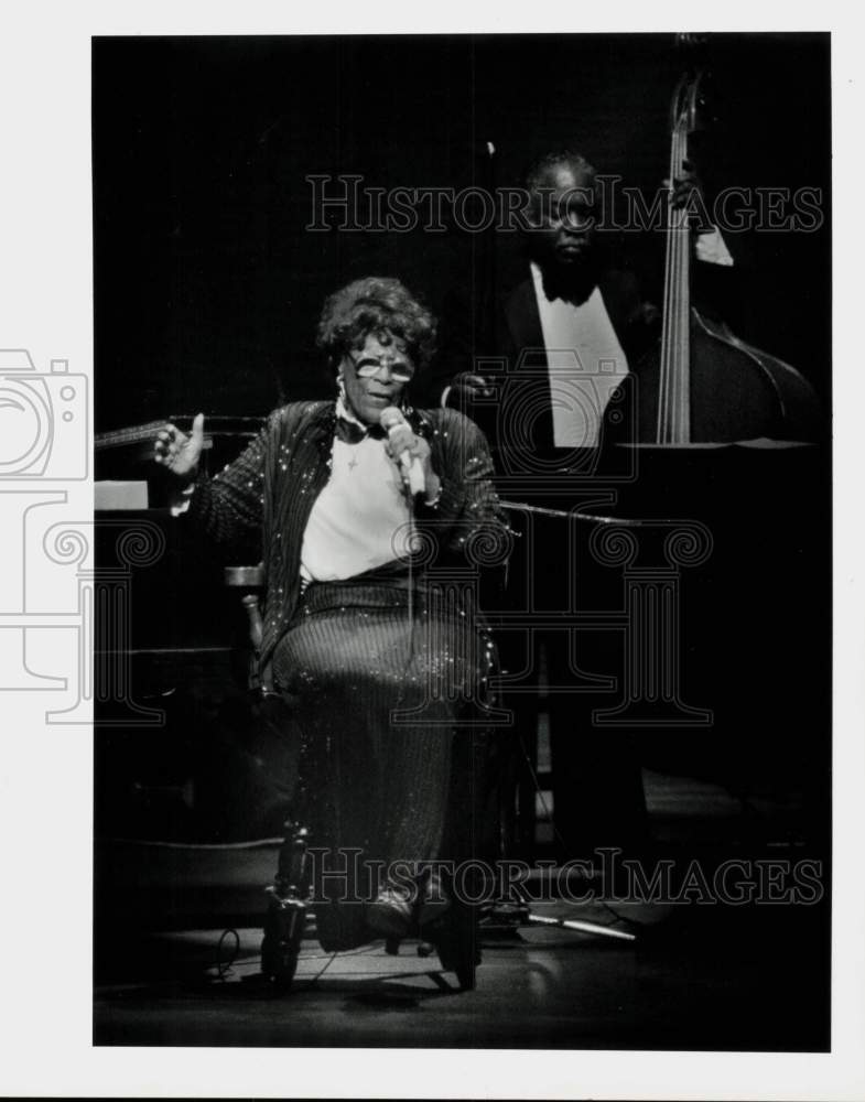 1990 Press Photo Ella Fitzgerald performs at 90 Diamond Jubilee gala, New Haven- Historic Images