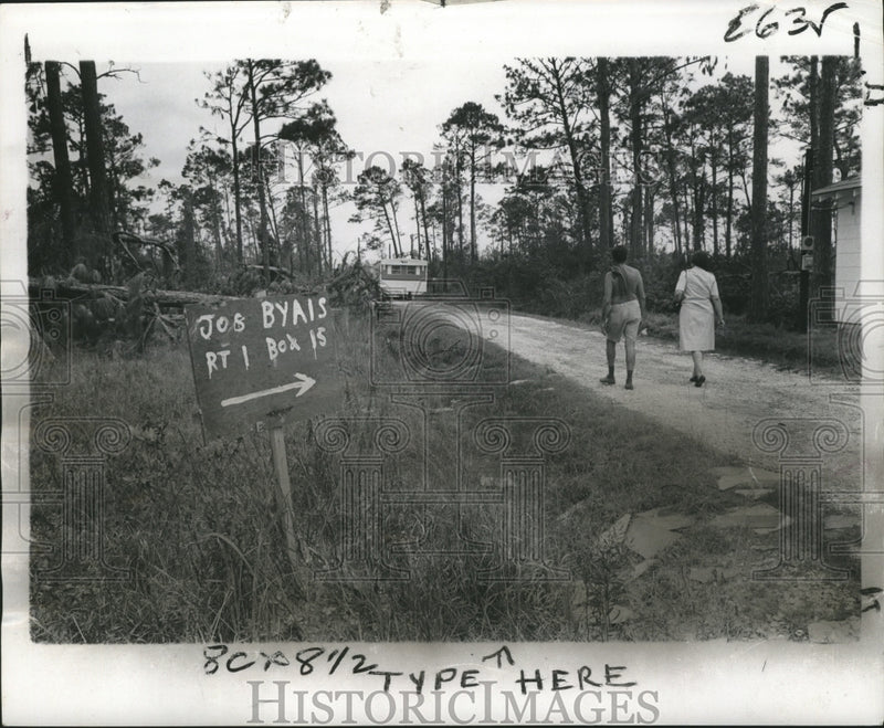 Load image into Gallery viewer, 1969 Press Photo Hurricane Camille - Red Cross helps in Pass Christian MS
