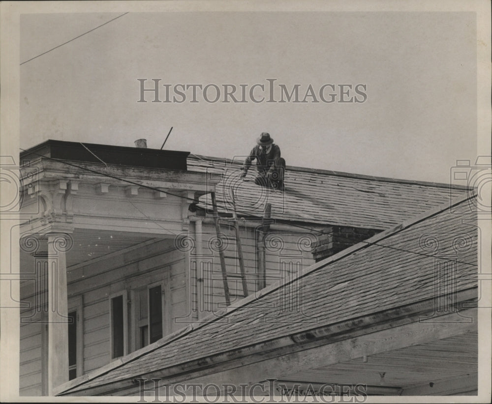 1965 Press Photo Man Fixes Roof Damage after Hurricane Betsy, New Orleans- Historic Images