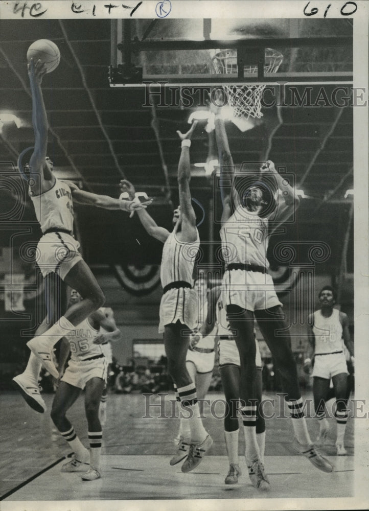 1970 Press Photo Sugar Bowl Basketball - Bearcats win consolation title.