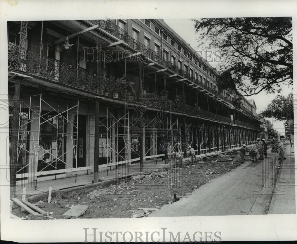 1975 Press Photo New Orleans - Renovation of Pontable Building on Bottom Floor