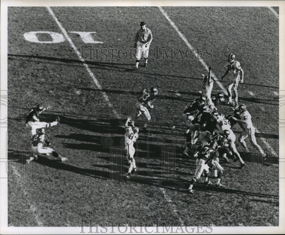 1969 Press Photo Kicker Attempts Field Goal During Sugar Bowl - noa02567- Historic Images