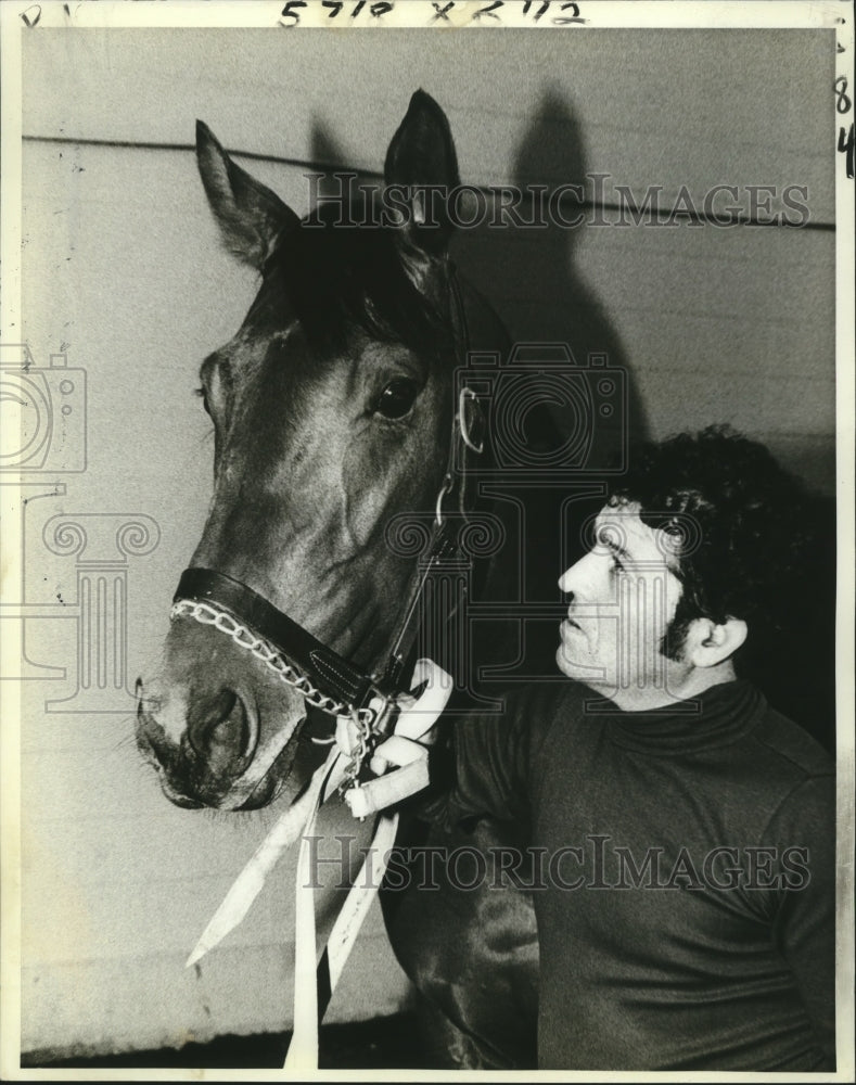 1981 Press Photo Horse Racing - El Bab Racehorse with Exercise Boy Rey Pedron- Historic Images