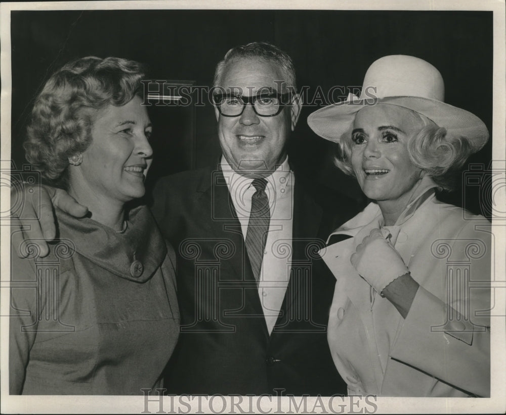 1965 Press Photo Hurricane Betsy spectacular guests - noa03913- Historic Images