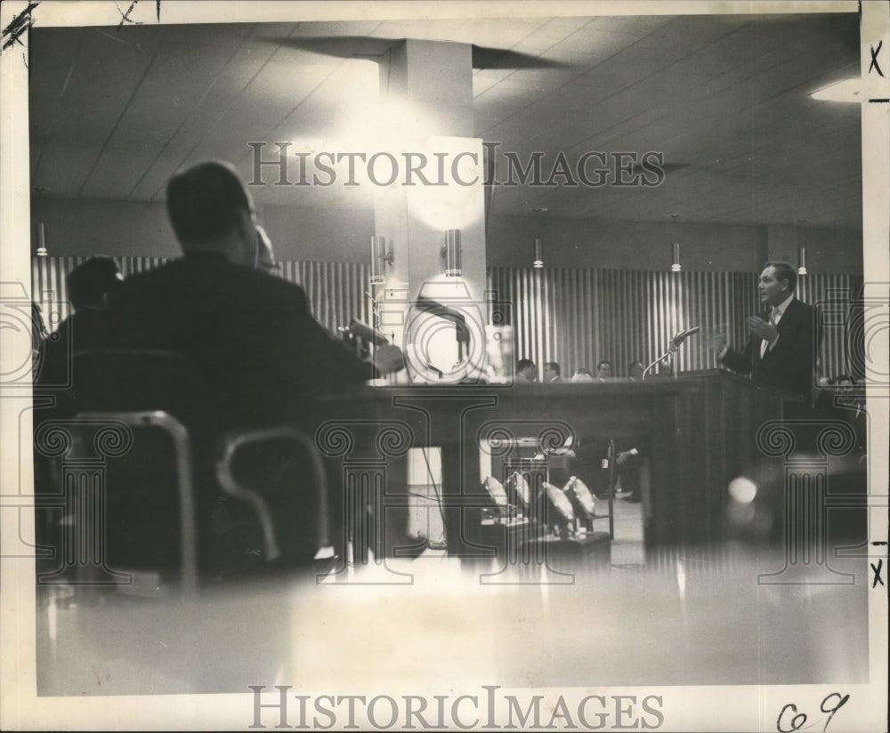 1965 Press Photo Hurricane Betsy- Gov. John J M&#39;Keithen speaks at hearing.- Historic Images