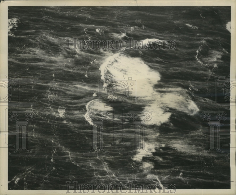 1951 Press Photo Whitecaps Show Wind Velocity of One Hundred Knots - Historic Images