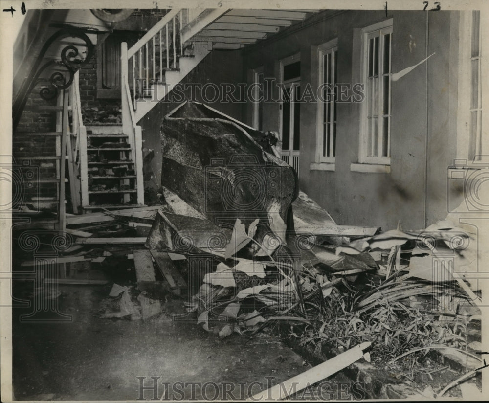 1964 Press Photo Patio at 714 Ursuline Battered by Wind - noa04724- Historic Images