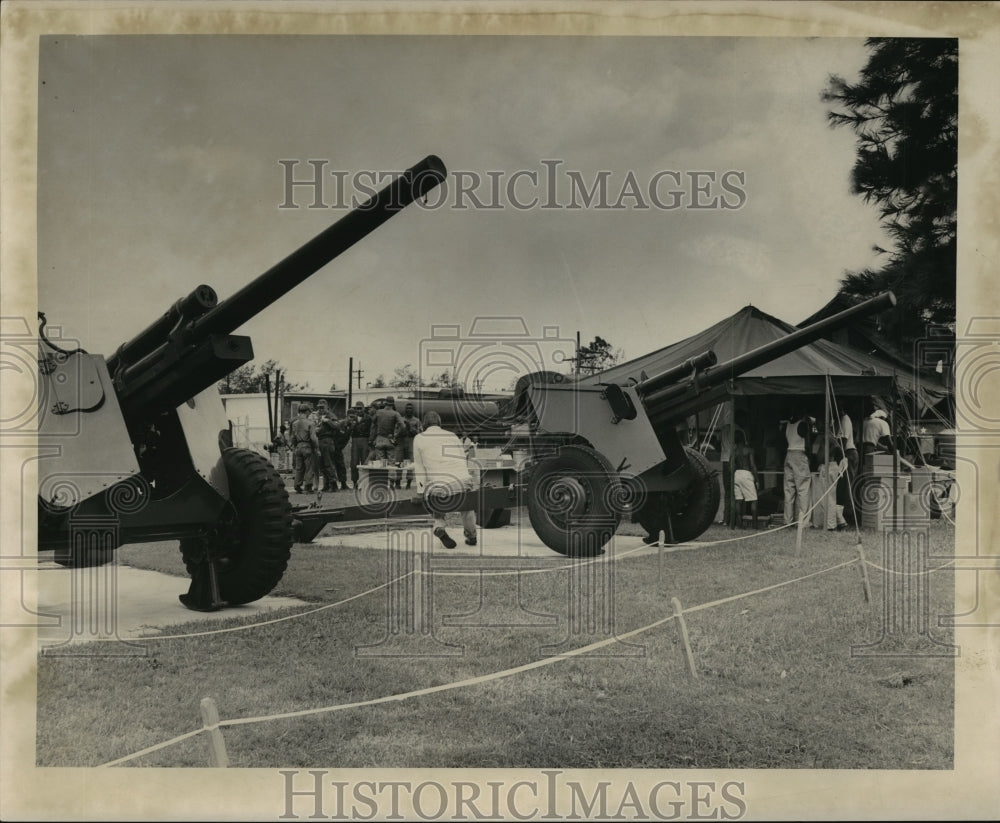 1965 Press Photo Hurricane Betsy New Orleans, LA Refugees- Historic Images