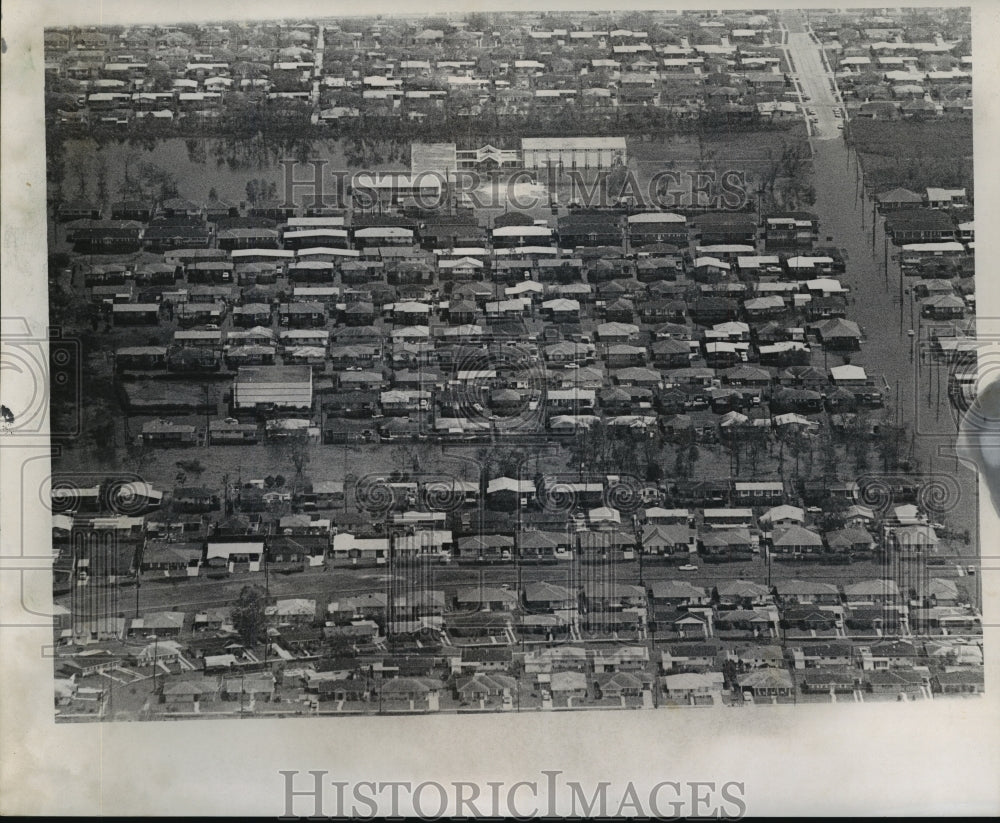 1965 Press Photo Hurricane Betsy- Aerial view of Donna Villa.- Historic Images