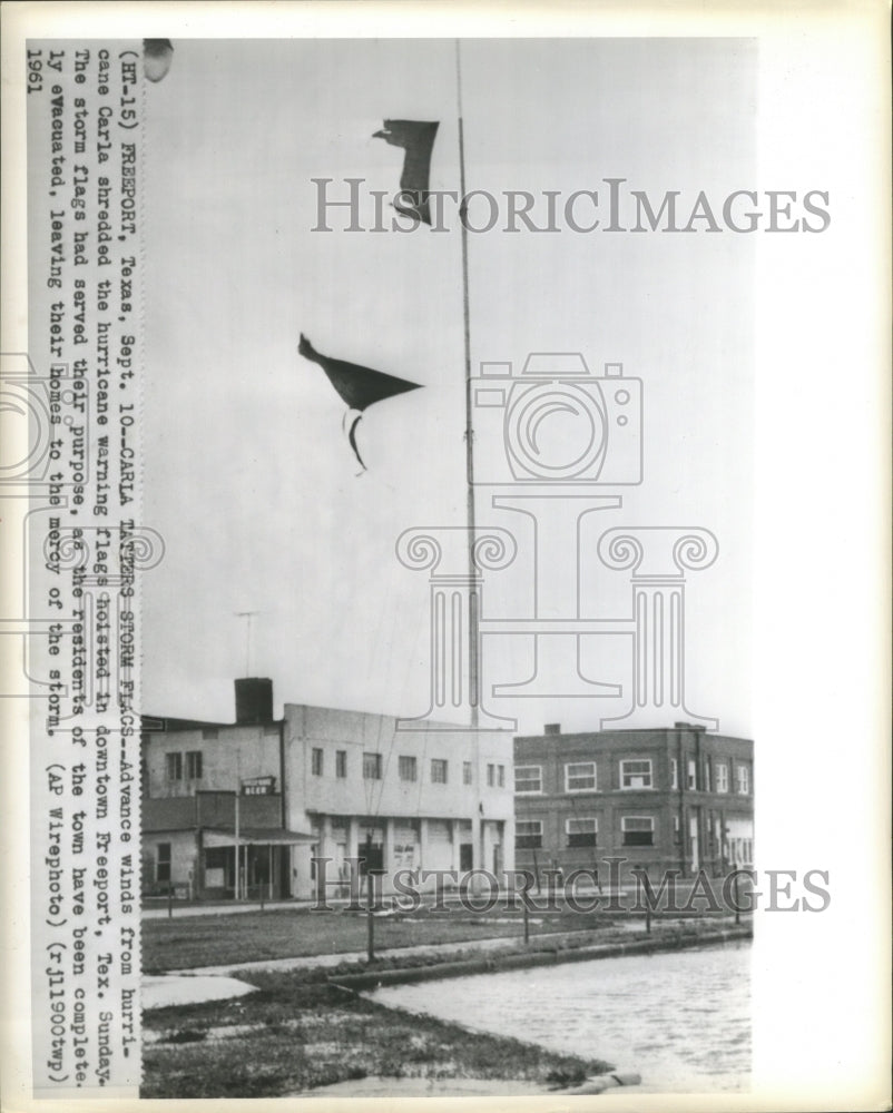 1961 Press Photo Hurricane Carla - Winds Shred Hurricane Freeport Warning Sign- Historic Images