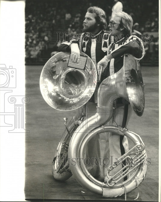 1980 Press Photo Sugar Bowl Halftime Tuba Players Marching Band Louisiana- Historic Images