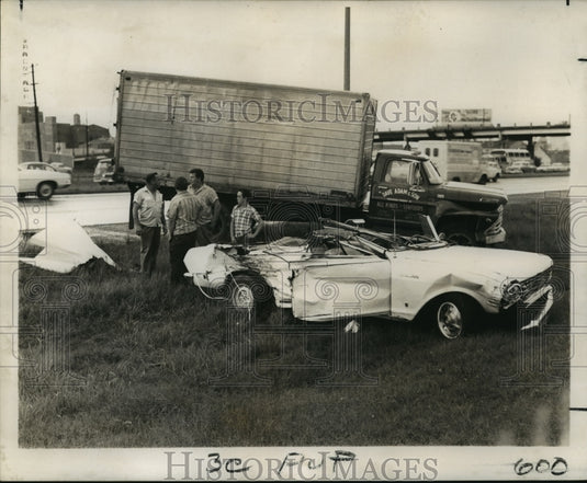 1969 Press Photo Accidents- Ann Shoals, 49, 716 Broadway lost control of her car