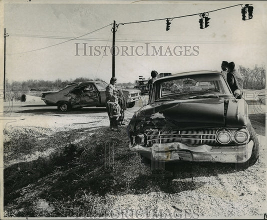1969 Press Photo Two car collision on Interstate 10 at Read Road