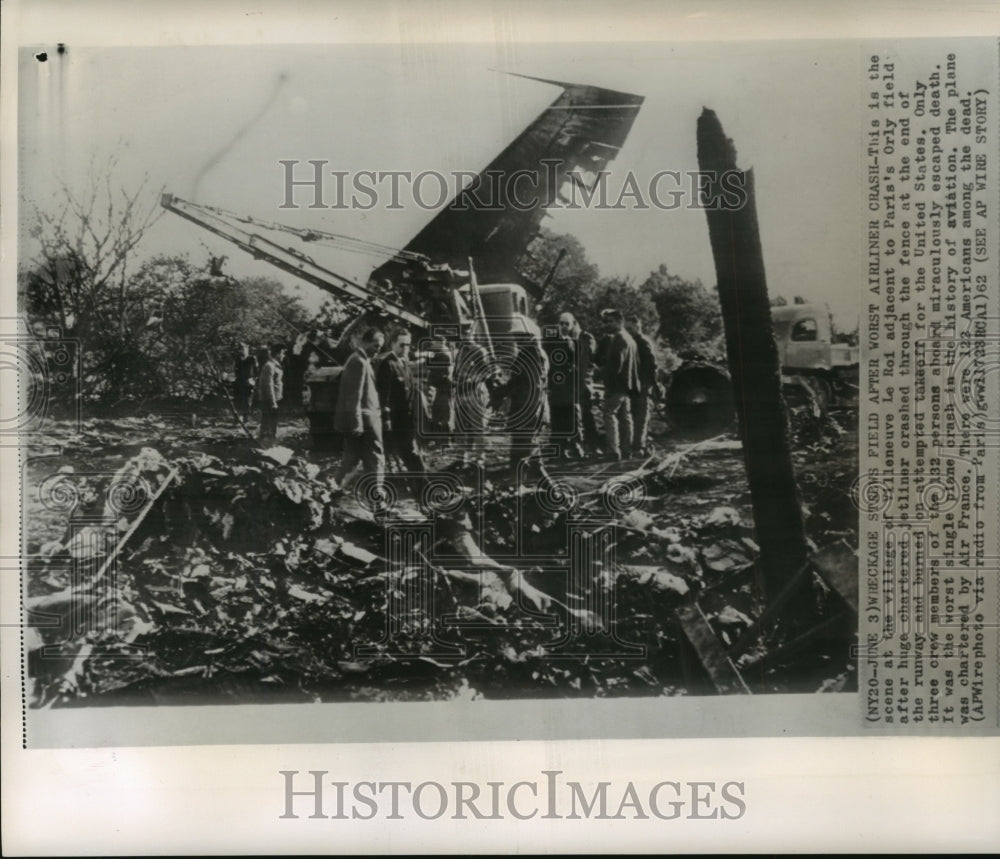 1962 Press Photo Airplane Accidents- Villeneuve Le Roi, scene of jetliner crash- Historic Images