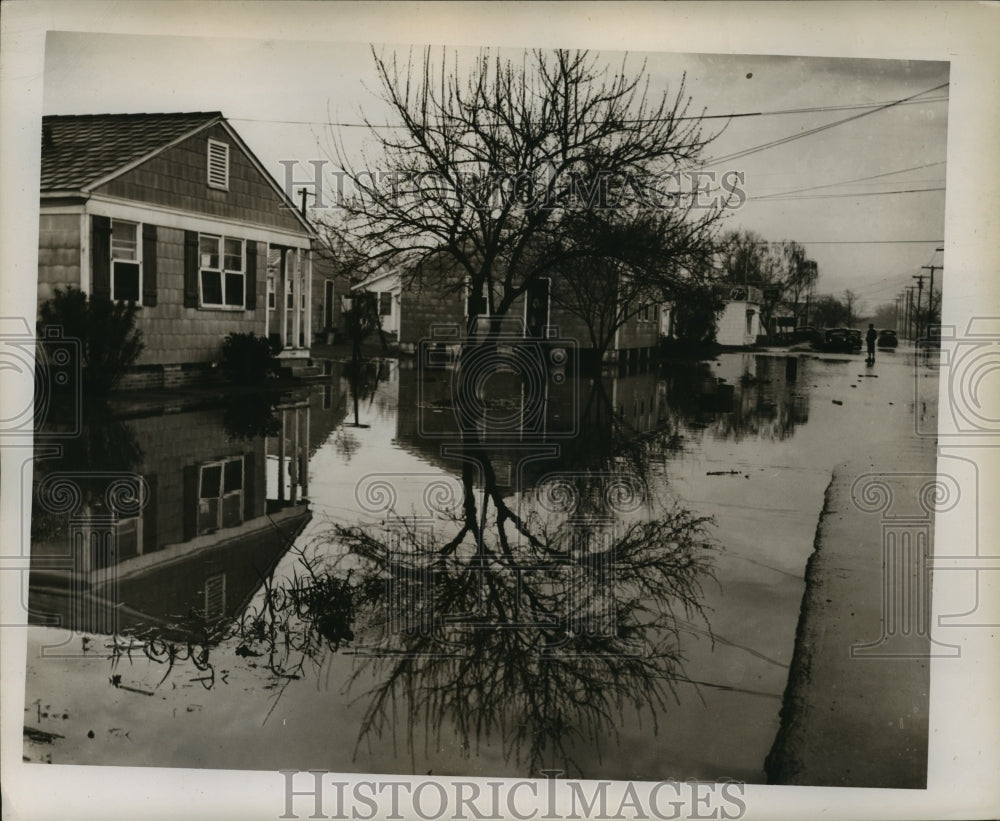 1948 Press Photo Hurricane - Flooding on Benefit near Music in New Orleans.