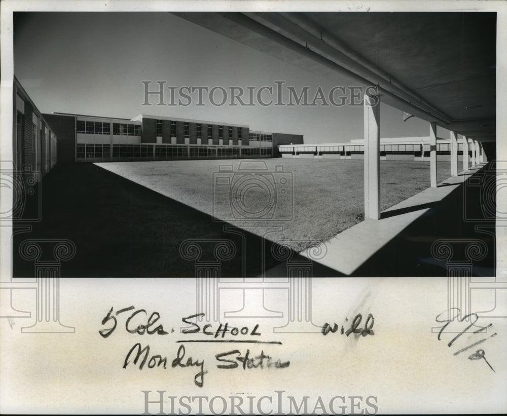 1967 Press Photo Marion Abramson Senior High School dedicated today.