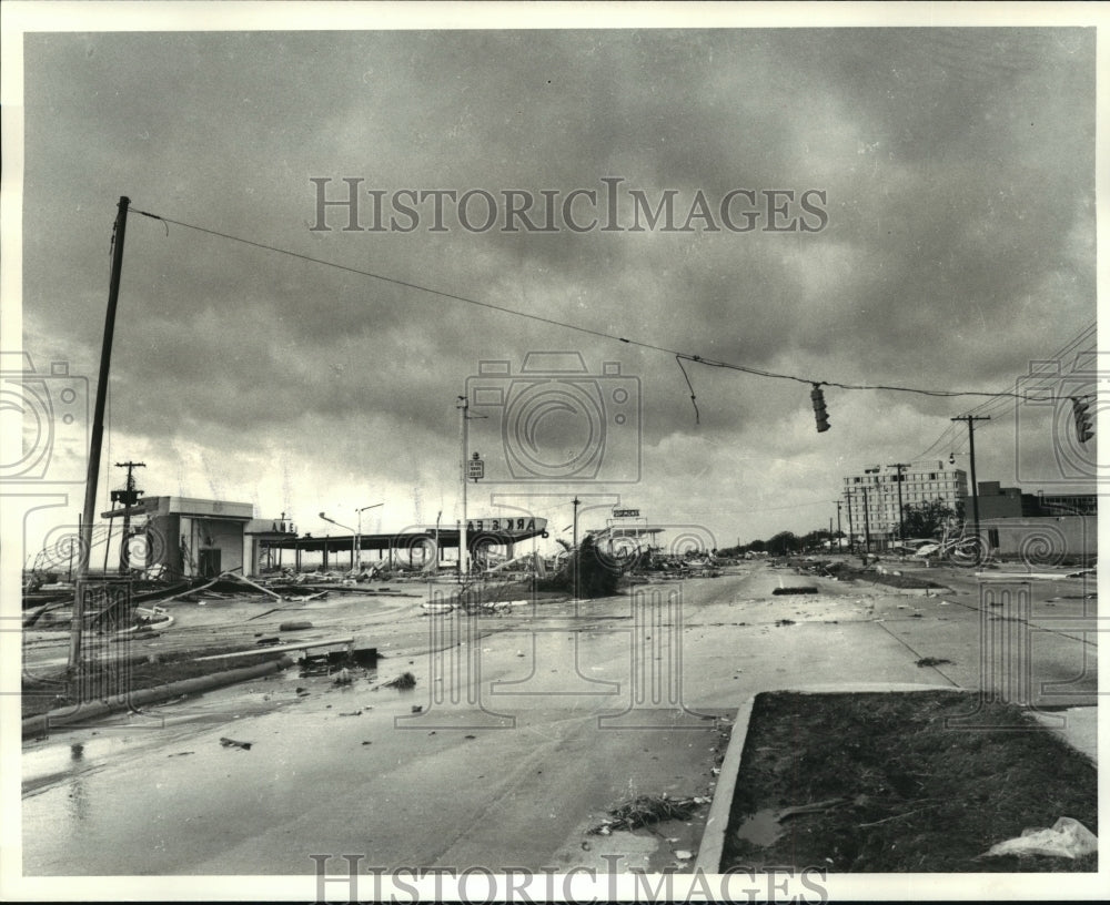1979 Press Photo Hurricane Camille-Highway 90 shown about hour after Camille.