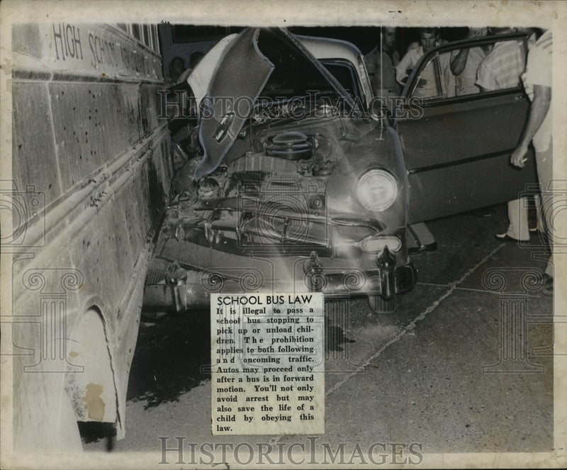 Load image into Gallery viewer, 1956 Press Photo Accidents-Bus and auto in Harvey Collision
