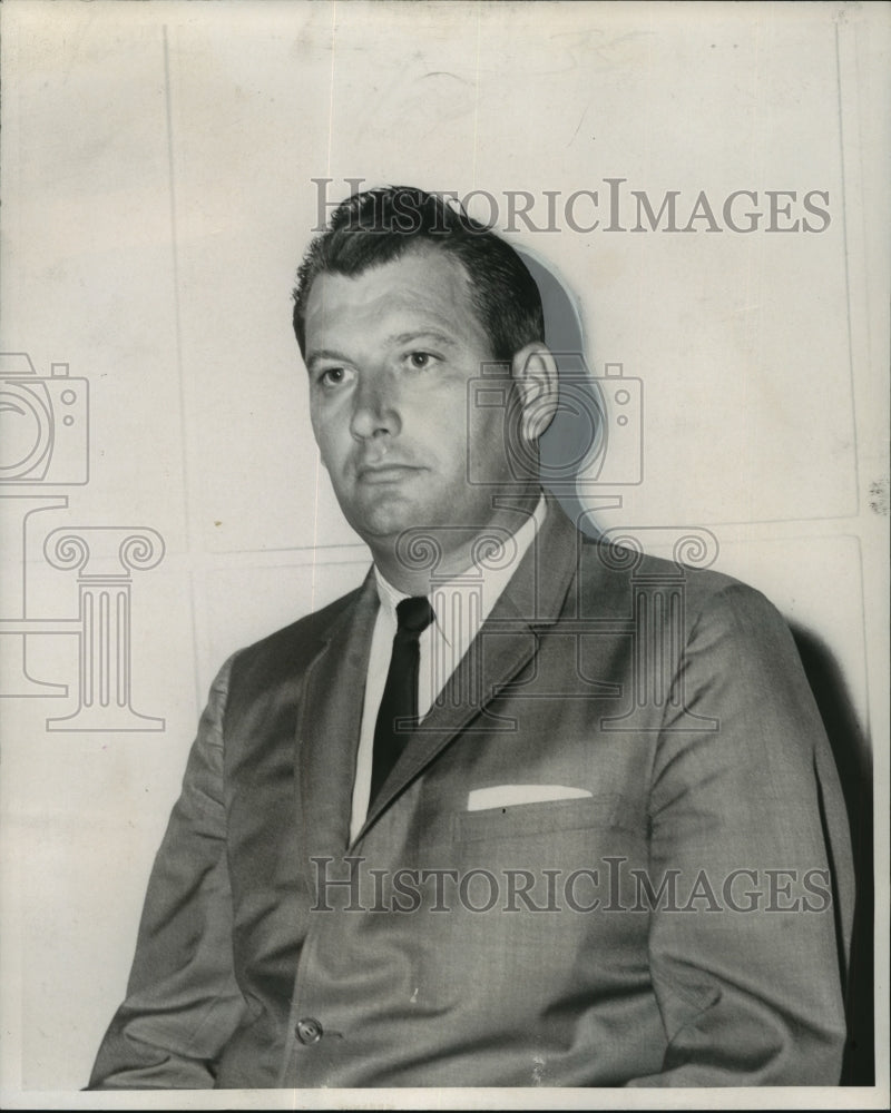 Load image into Gallery viewer, 1966 Press Photo C.E. Adams, traffic agent for Union Pacific Railroad
