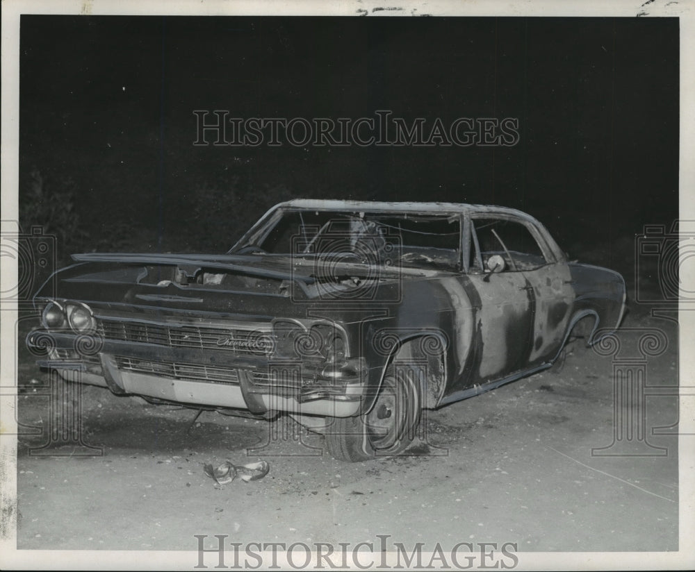 1968 Press Photo Accidents- This charred automobile belonged to a missing man.- Historic Images