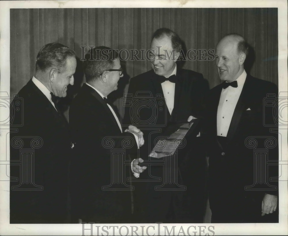 1966 Press Photo Robert A AInsworth is presented Weiss award at the Jung Hotel