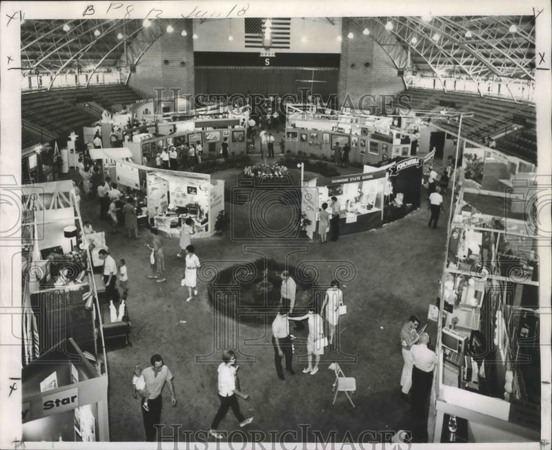 Load image into Gallery viewer, 1967 Press Photo The Agri-Dustrial Futurama at Southeastern Louisiana College.
