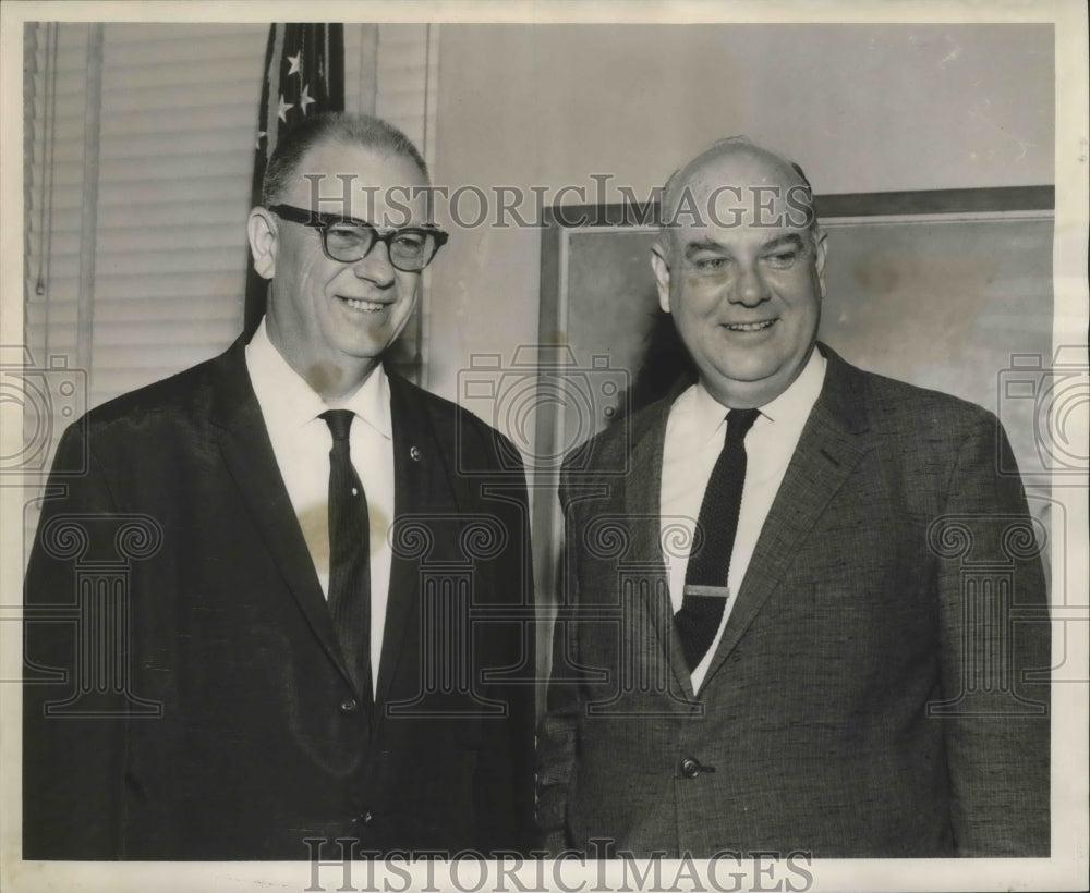 1961 Press Photo Ralph Agate and William O Cooper Pose for Photo - noa08884- Historic Images